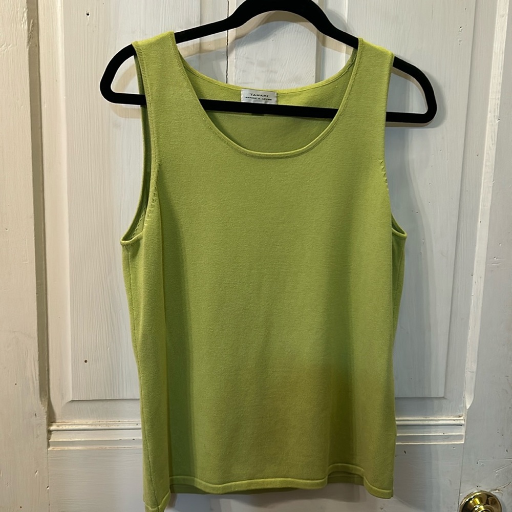 Tahari Sleeveless Shell, size 14